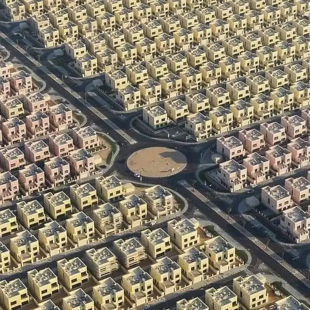 "Nad Al Sheba 3" - настоящий урбанистический ад в Дубае