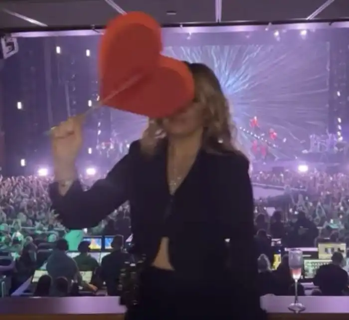 Как отечественные звёзды отметили День всех влюблённых