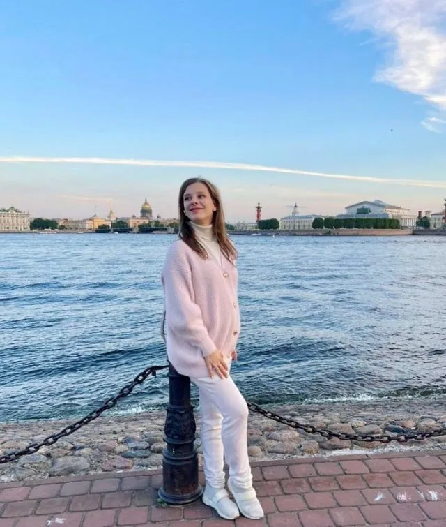 Галина Сергеевна выросла и превратилась в Лизу Арзамасову: актриса отмечает 28-летие