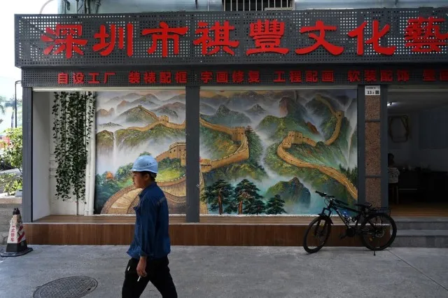 Китайская деревня Дафен, где процветал бизнес по производству копий произведений искусства