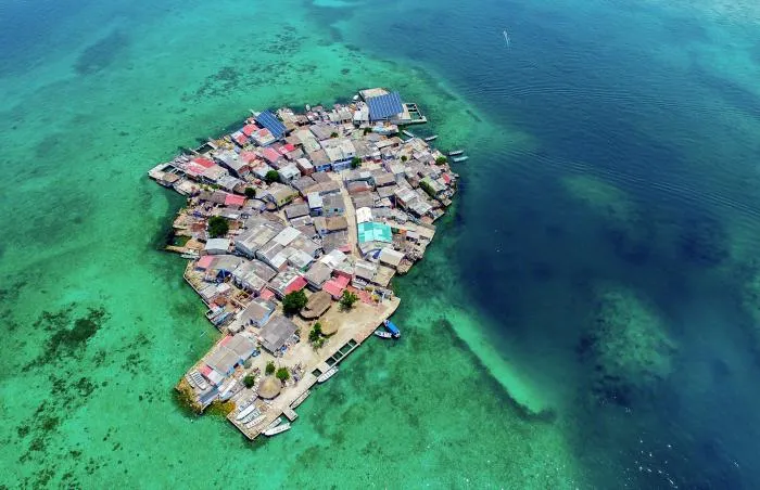 Самый густонаселённый остров в мире. Как живут люди на Санта-Крус? Рассказываю подробно о крошечном клочке земли