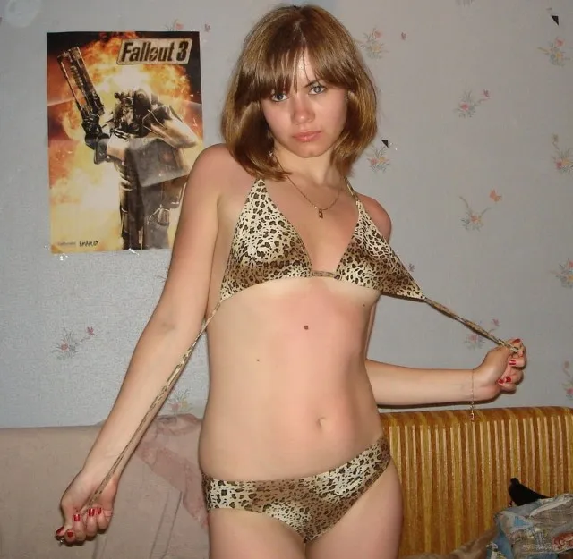 Домашние девушки в узнаваемых интерьерах