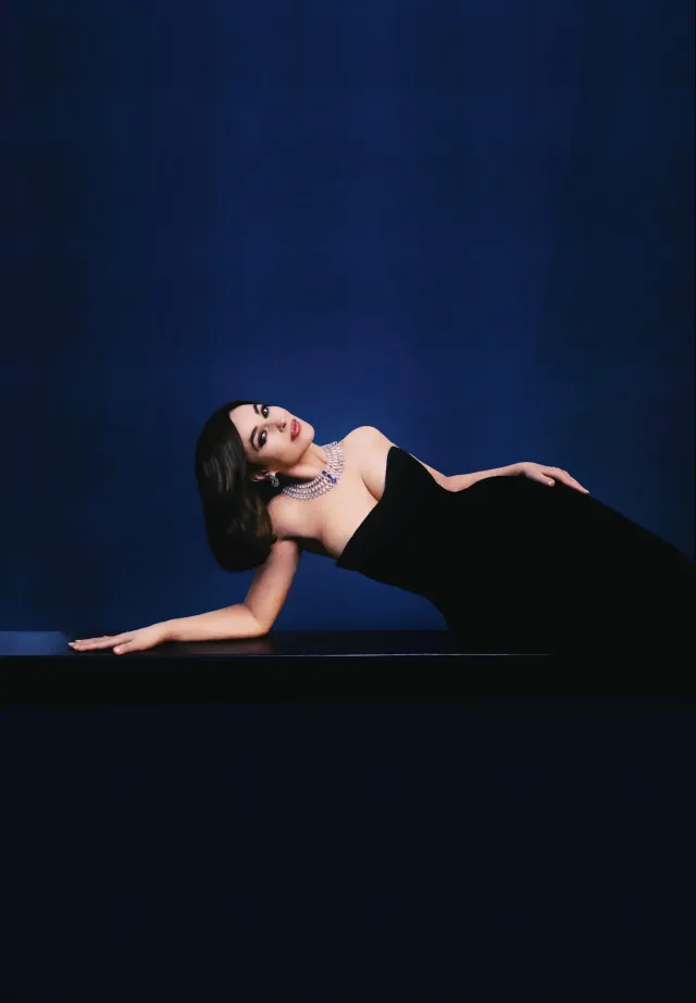 Красивая и женственная фотосессия Моники Беллуччи для журнала Vanity Fair