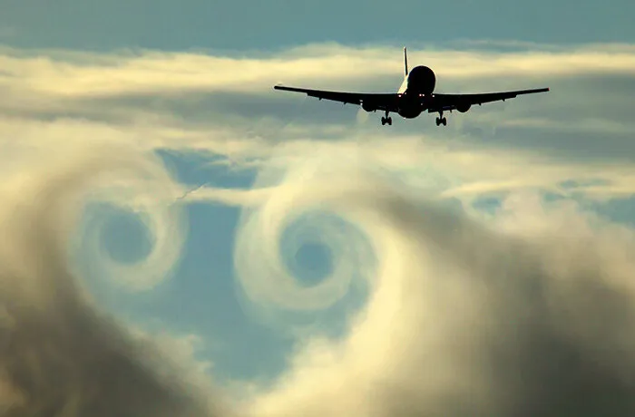 Происшествия в воздухе: в какие зоны турбулентности могут попасть авиалайнеры и как этого избежать