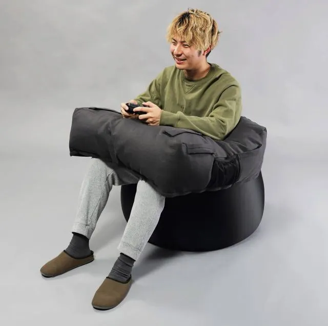 Новая японская разработка: многофункциональная подушка для геймеров