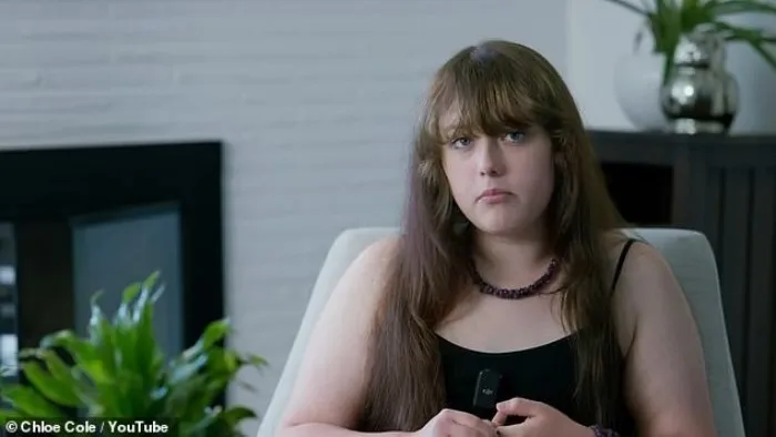 13-летней девочке удалили грудь, потому что она решила, что она трансгендер, насмотревшись видеоблогеров в Интернете