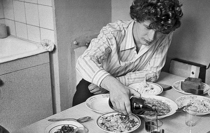 Тесные, но душевные: Какими были кухни времён СССР