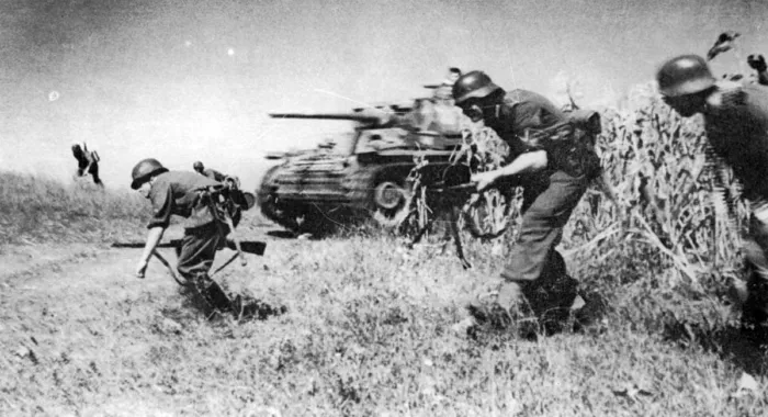 Атака мотопехоты в пешем порядке