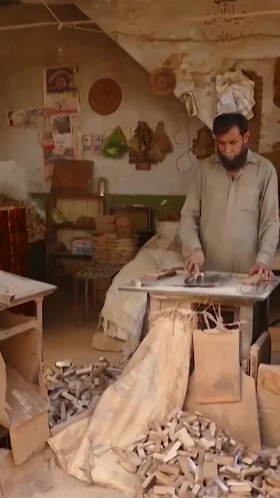 В Пакистане могут не только с железом работать