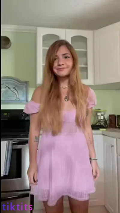 Красивая девушка⁠⁠ (18+)