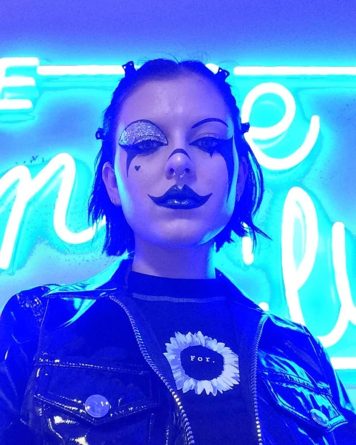 Цирк уехал, а эти вот остались