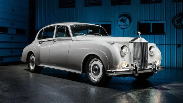 Икона стиля: Rolls-Royce 1961 года – самый мощный ретро-автомобиль своего времени