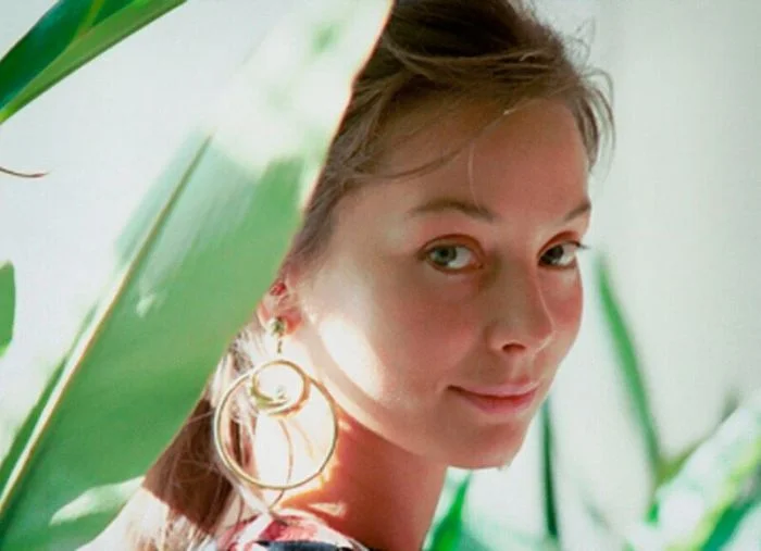 Время перемен: увлекательные снимки известных россиян в период 90-х