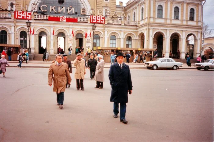 Ностальгия по 90-м: гуляя по Санкт-Петербургу в 1995