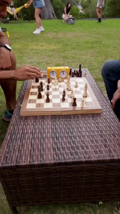 Выход есть когда проигрываешь в шахматы