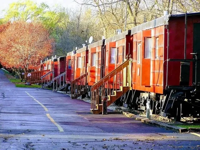 Железнодорожный уют: дом из трех переделанных вагонов продают в США за $125 000