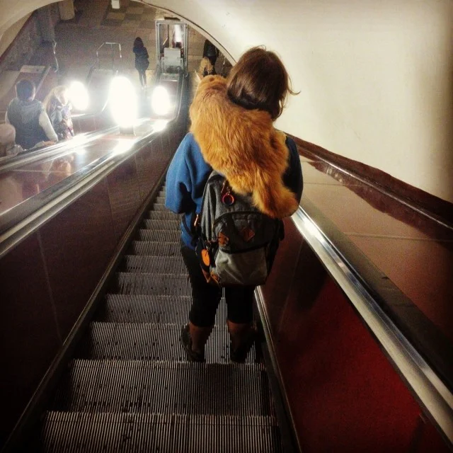 Стильные тренды под землей: модники, покоряющие метро своими неповторимыми образами