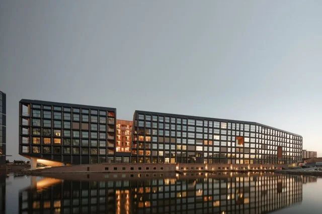 Строительство необычного жилого комплекса в Амстердаме
