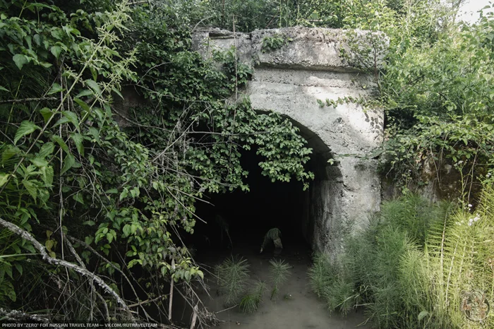 Дыра в загадке: Раскрытие тайны трех порталов в заброшенных шахтах в горах