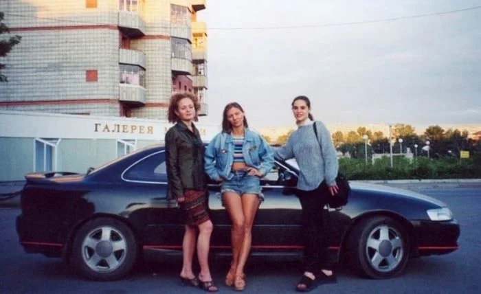 Ностальгия по прошлому: Фотографии России в 90-х и 2000-х с уникальной атмосферой