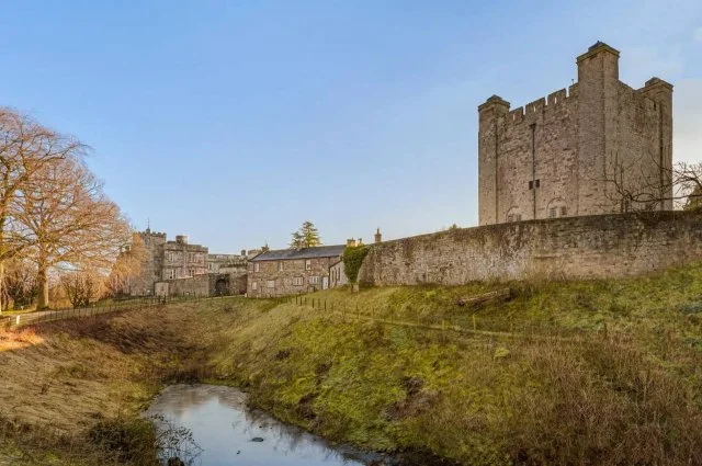 Старинный замок на продажу: В Англии за 12 миллионов долларов можно приобрести 900-летний исторический дворец