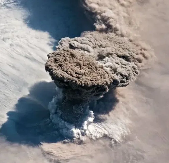 Извержение вулкана: NASA представили снимки из космоса