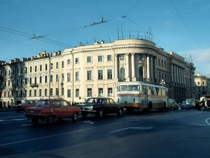 Окна в прошлое: Уникальные фотографии, позволяющие заглянуть в жизнь советских времен