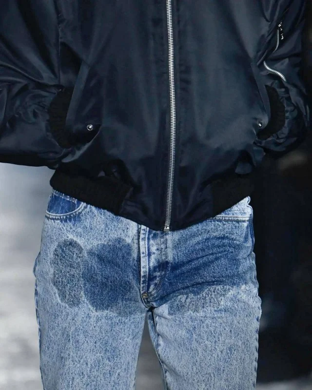 Шедевральный дизайн: Jordanluca выпустил "обоссанные" джинсы за 811 долларов