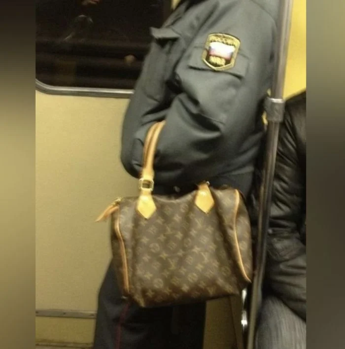 Весенний праздник в метрополитене: Фотографии уникальных персонажей