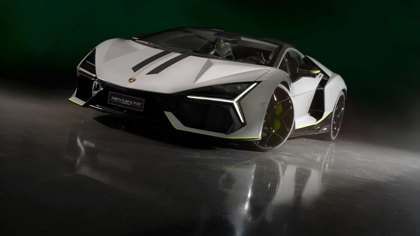 Lamborghini Revuelto: новое слово в мире гиперкаров от итальянского бренда
