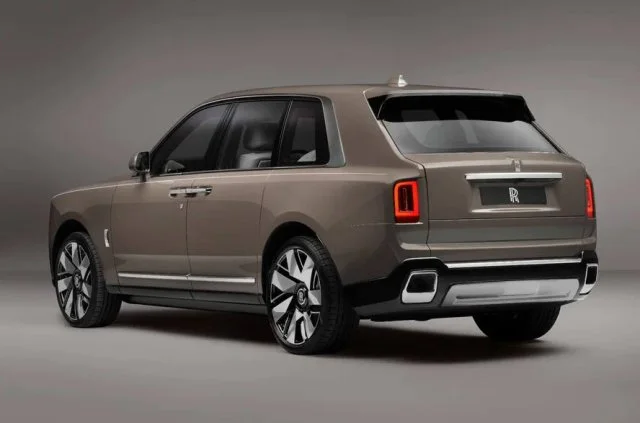 Rolls-Royce Cullinan: новая модель за 70 миллионов рублей