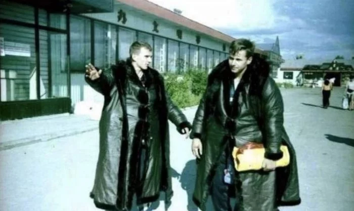 Ретро-витрина: торговля 90-х в фото и ценах