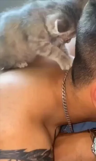 – С вас один рыб!⁠⁠