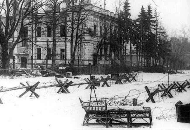 Дневник Олимпиады Поляковой: ожидание немецких войск и уроки истории