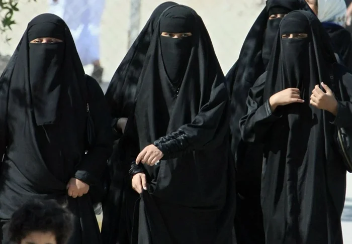 Разбираемся в хиджабах, никабах и парандже: краткий ликбез