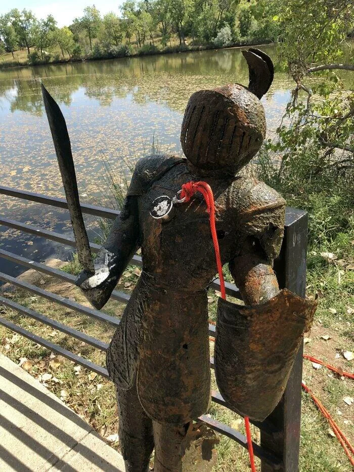 Необычные уловы: 19 находок с магнитной рыбалки