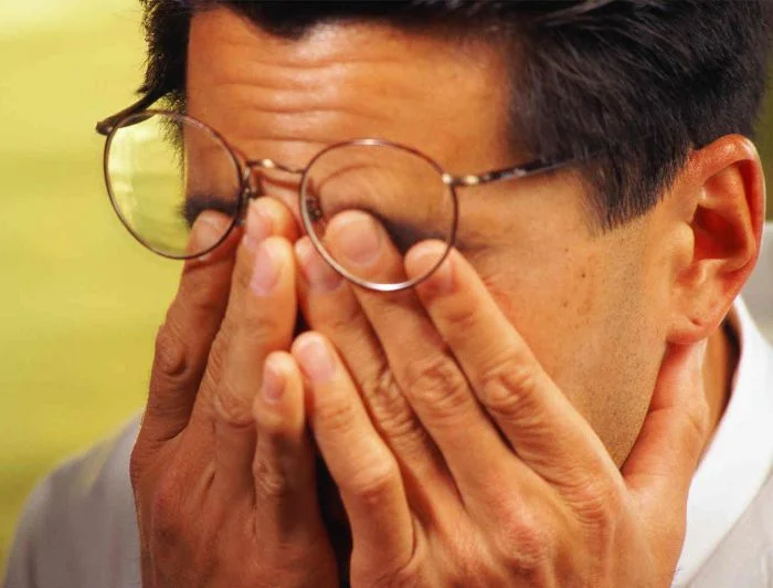 11 трудностей, знакомых только очкарикам