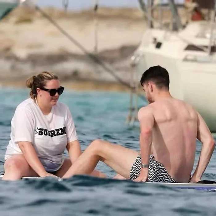 Футболиста осудили за жену, которая набрала вес, но он ответил на нападки