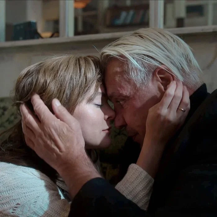 Пара, чьи миры так далеки друг от друга