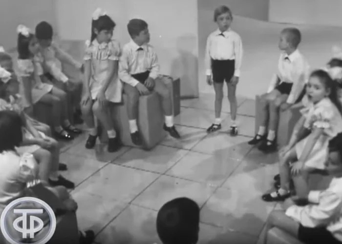 Но вот пришёл кузнечик…⁠⁠