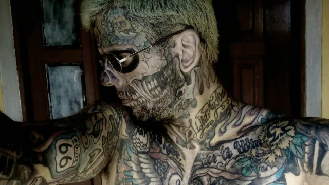 Леандро де Соуза, самый татуированный мужчина в Бразилии, начал удалять свои татуировки