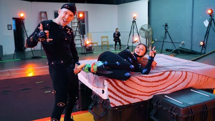 Hammomdagi nudistlarning fotosuratlarini koring