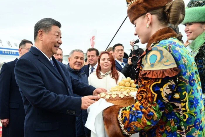 Муха всегда найдет говно