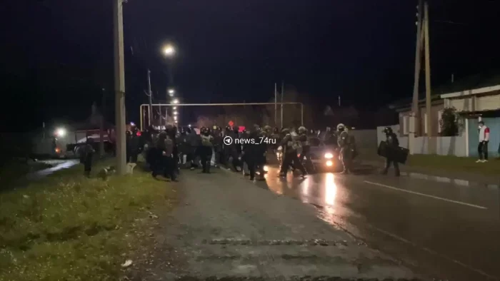В Коркино вспыхнули протесты: люди мстят цыганам за гибель таксистки