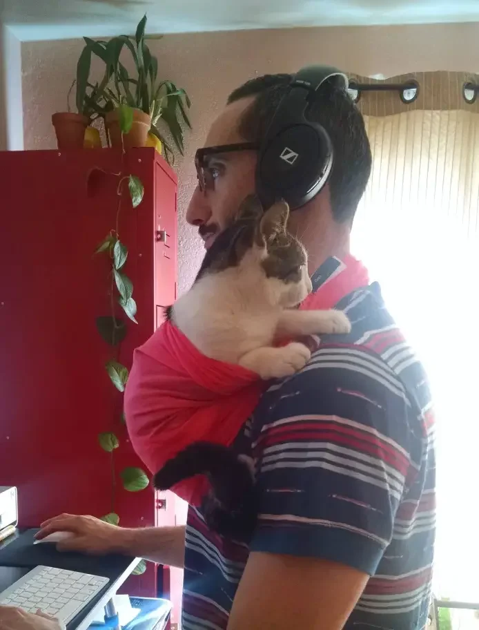 Теплые и милые снимки: папы и их усатые питомцы