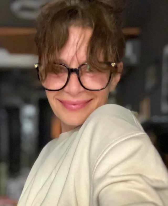 Иван Янковский доказывает, что мужчины ищут женщину, похожую на их мать