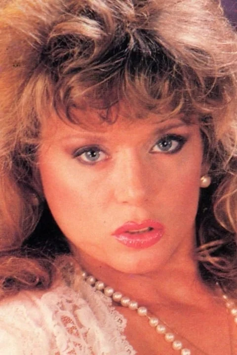 Колготки киген әйелі мен күйеуі бейнеленген орыс порносы Жалаңаш Барби мен Кен қуыршақтары