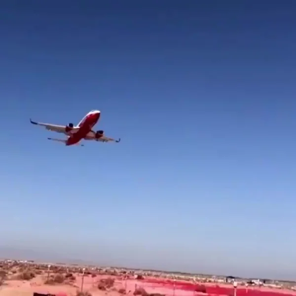 Сила удара воды падающей с пожарного самолета⁠⁠