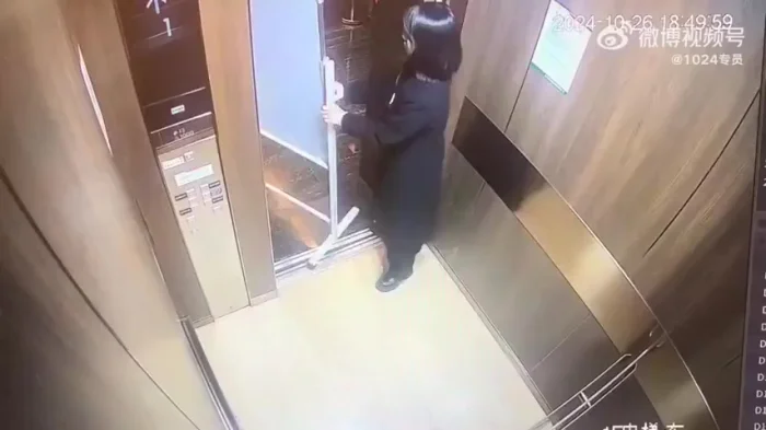 Замуровали, демоны!