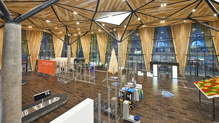 Новый пассажирский терминал аэропорта в Новом Уренгое: что изменилось?